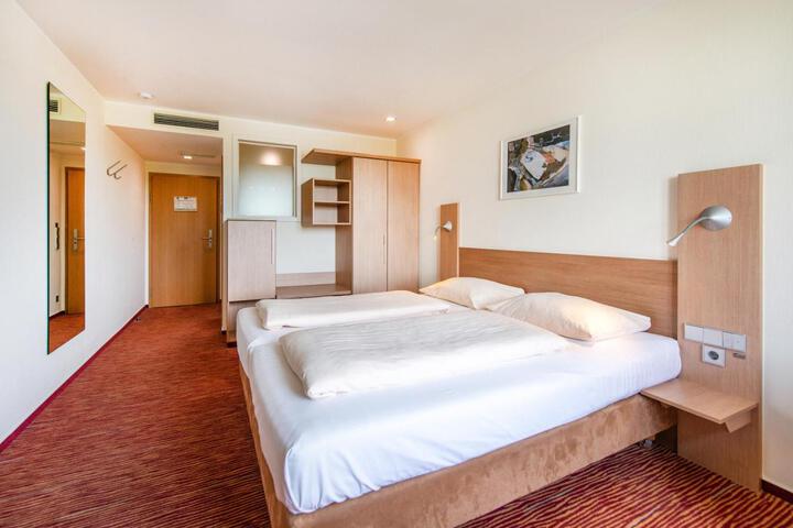 Room 27 of 130