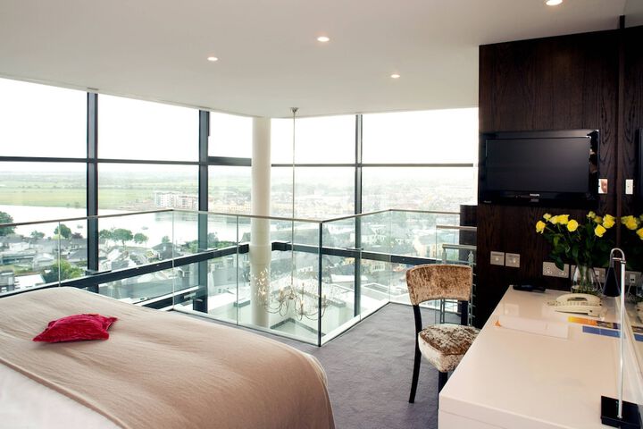 Room 12 of 140