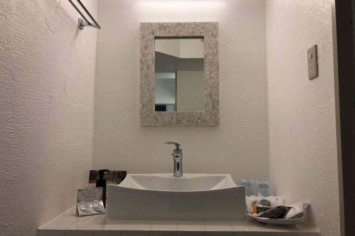 Room 26 of 48