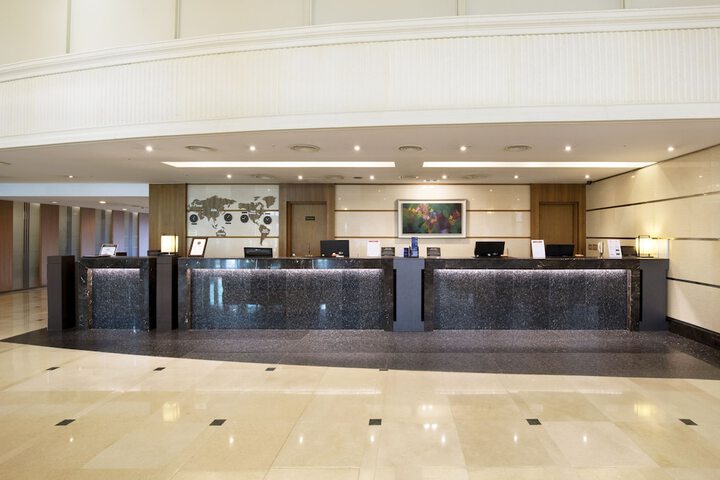 Entrance & Lobby