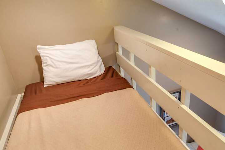 Room 62 of 188