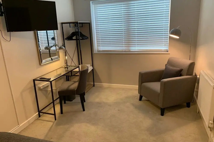 Room 9 of 19
