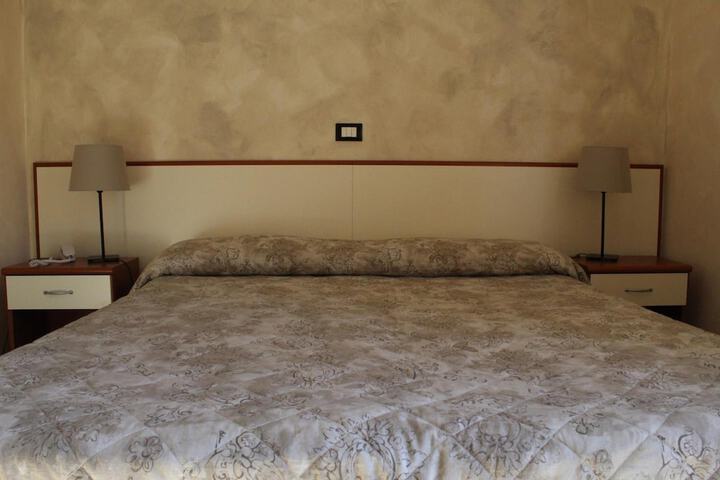 Room 8 of 35