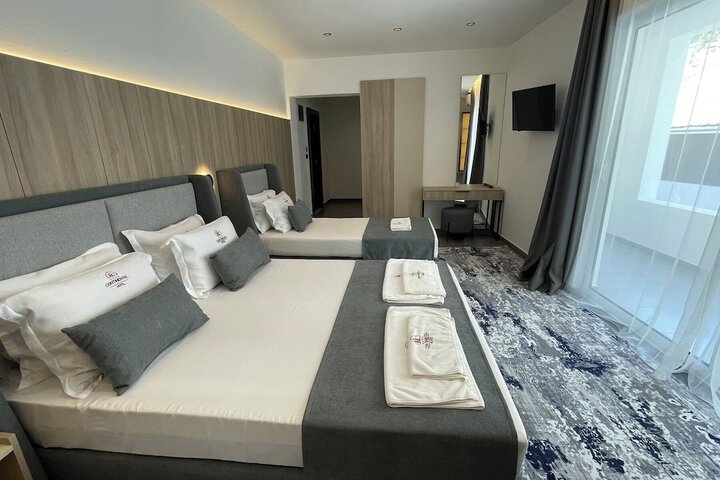 Room 33 of 38