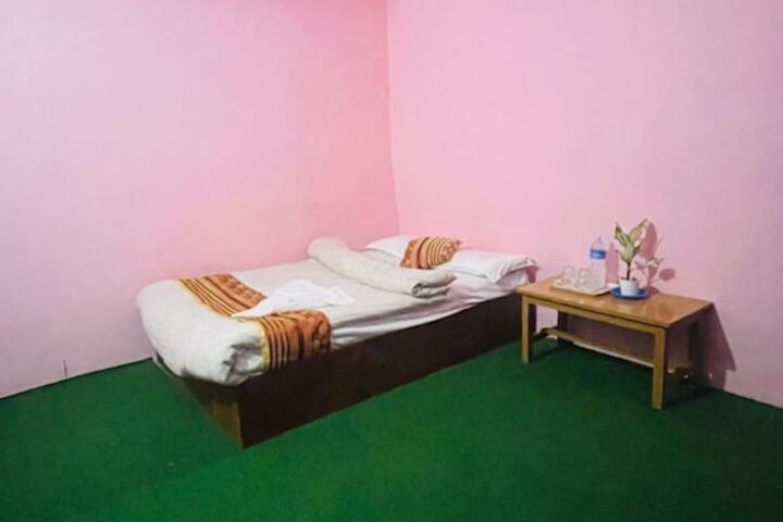 Room 5 of 7