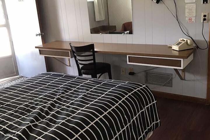 Room 34 of 49