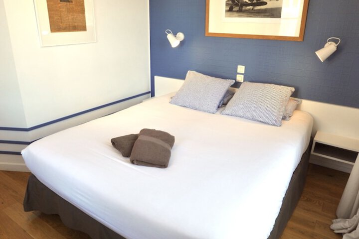 Room 10 of 35