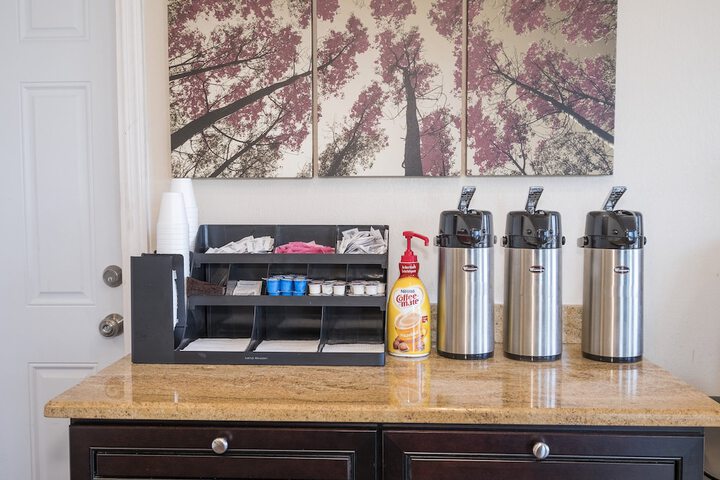 Breakfast/Coffee Service 19 of 26