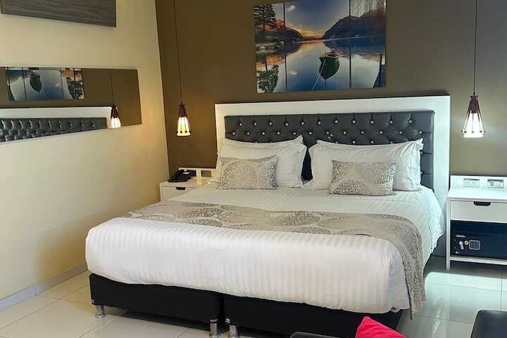 Room 15 of 37