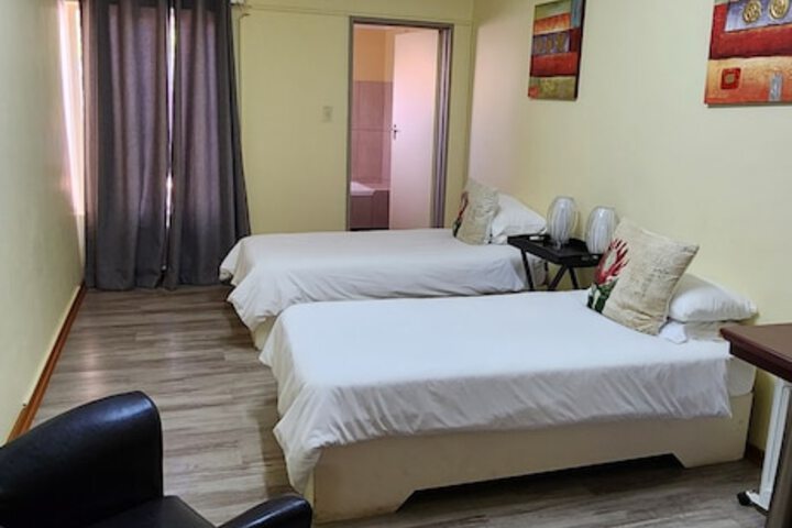 Room 5 of 32