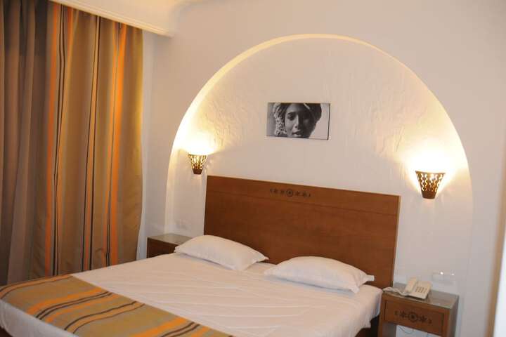 Room 12 of 46