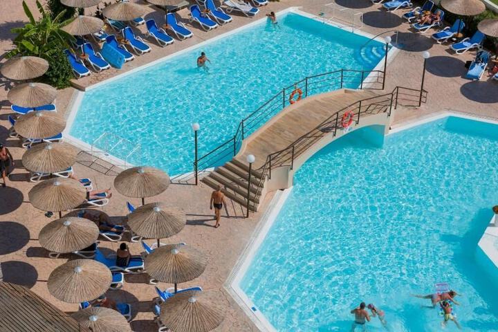 Pools & Facilities