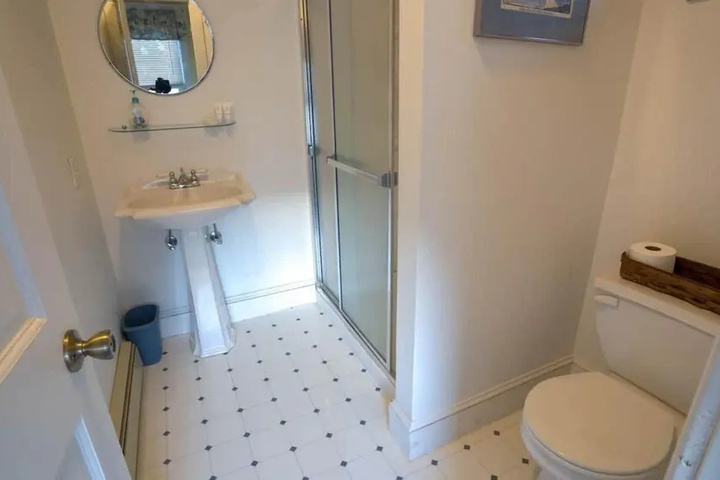 Room 7 of 14