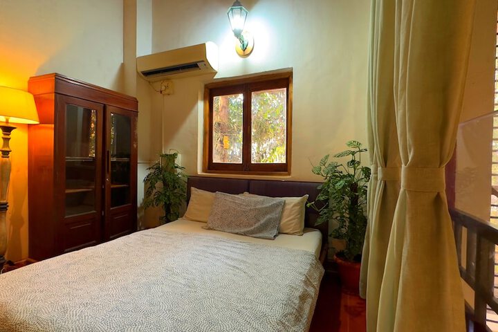 Room 6 of 45