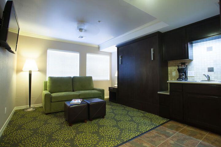 Room 4 of 70
