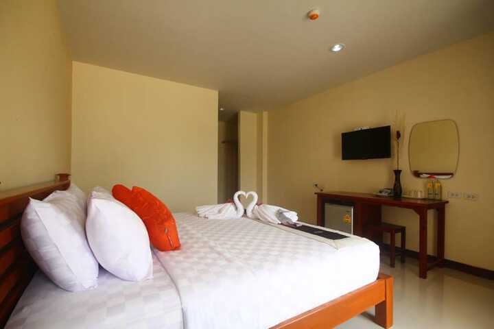 Room 9 of 28