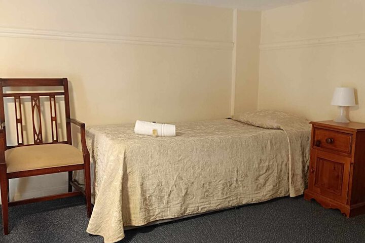Room 148 of 283
