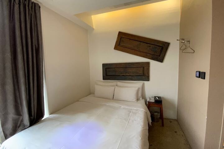 Room 49 of 92