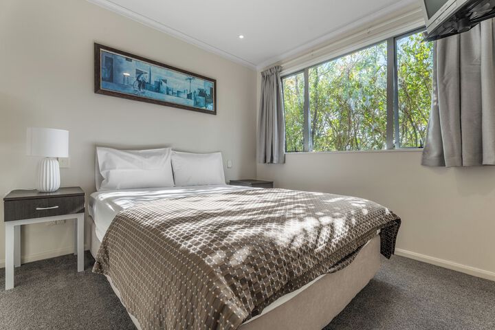 Room 4 of 25