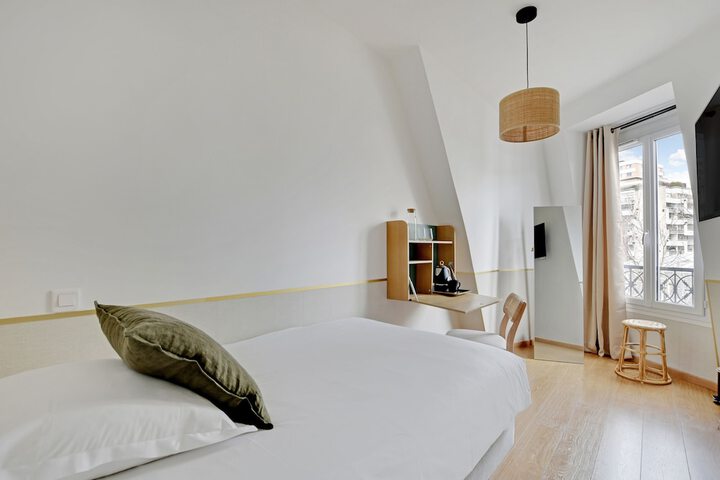 Room 13 of 31