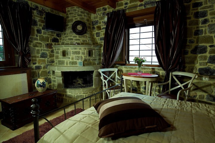 Room 9 of 63