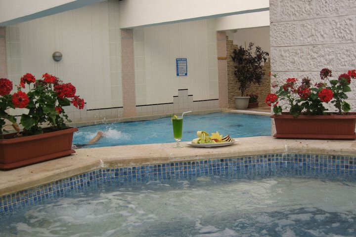 Spa 13 of 24