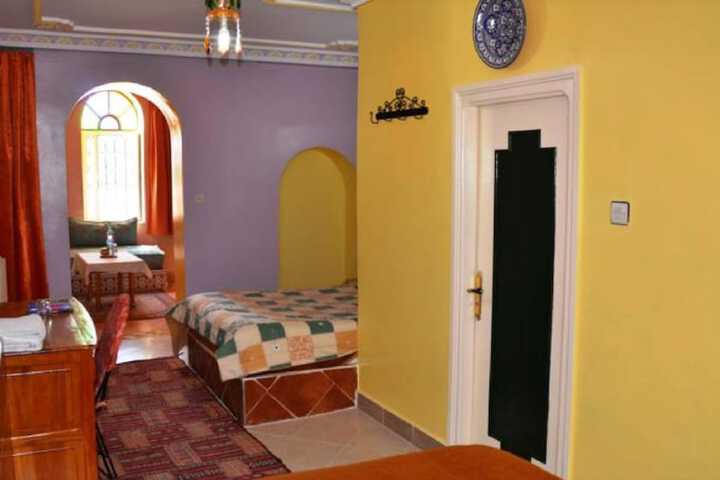 Room 6 of 12