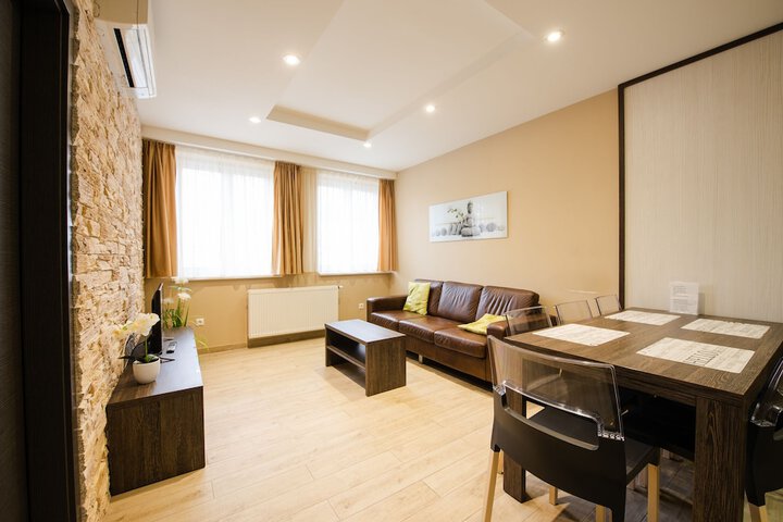 Room 30 of 47