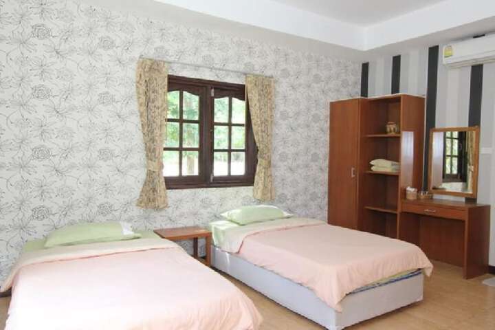 Room 5 of 39