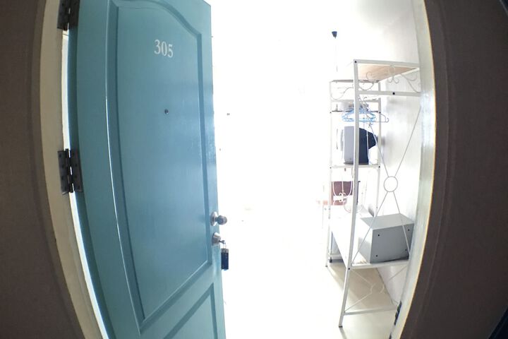 Room 9 of 71