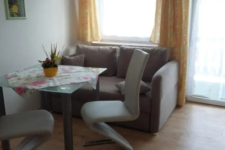 GAESTEHAUS AM BADEPARK - FERIENWOHNUNG R