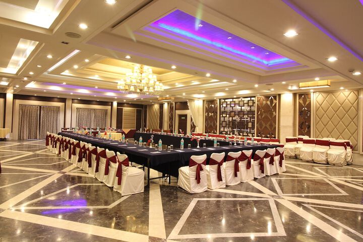 Ballroom/Hall 26 of 41
