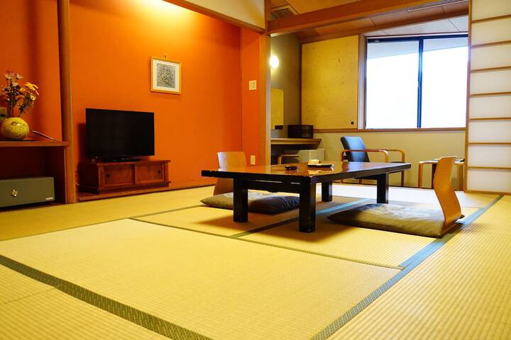 Room 8 of 45