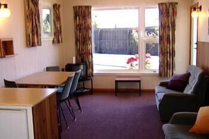 Room 9 of 36
