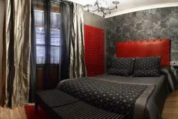Room 6 of 11
