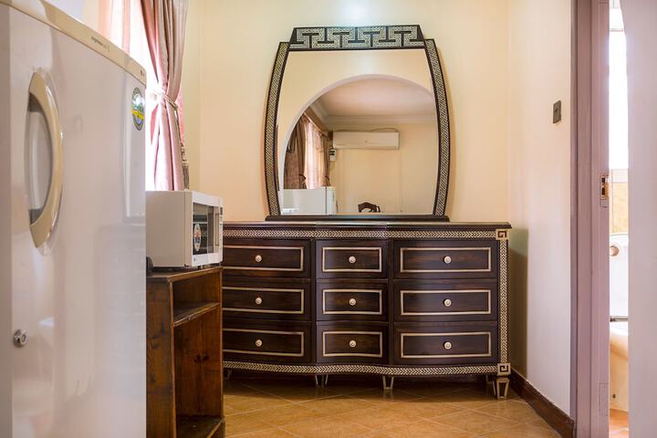 Room 6 of 38