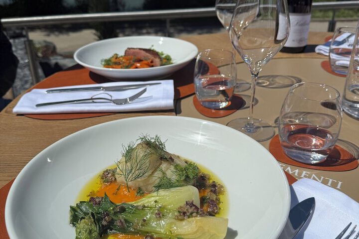 Dining 11 of 21