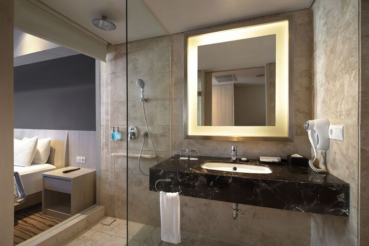 Room 15 of 25