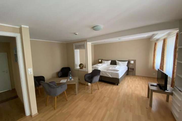 Room 12 of 44