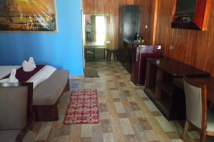 Room 28 of 64