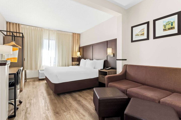 1 Double Bed Suite Accessible (10 of 15)