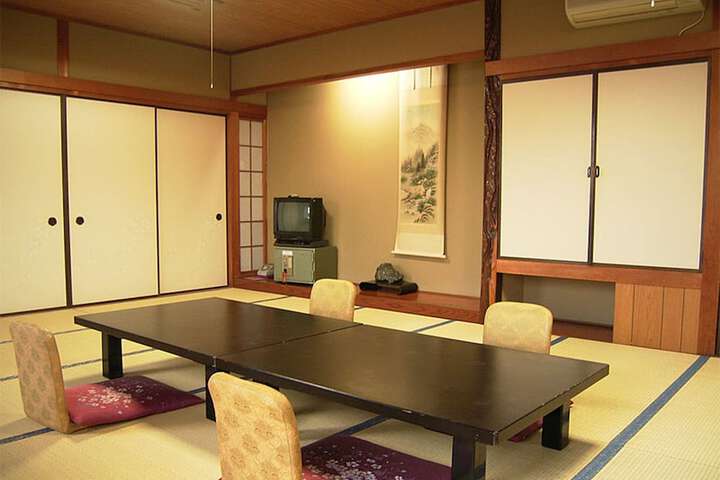 Room 5 of 51