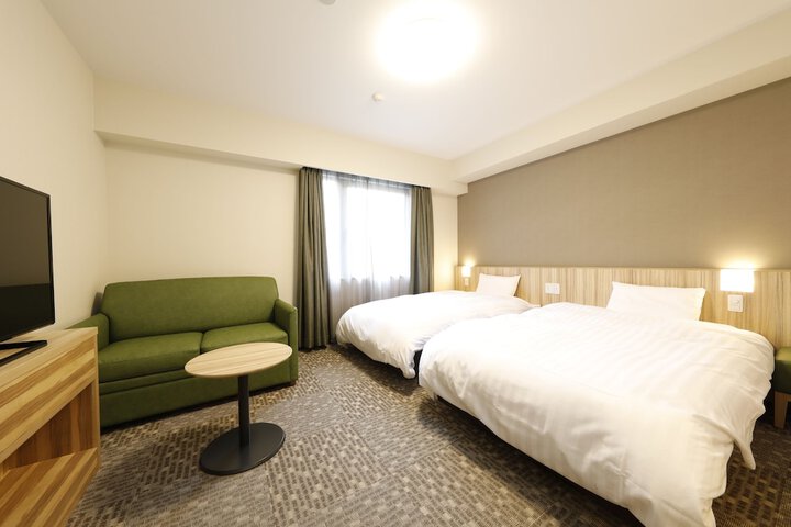 Room 5 of 90