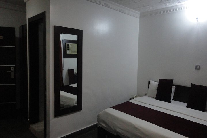 Room 21 of 35