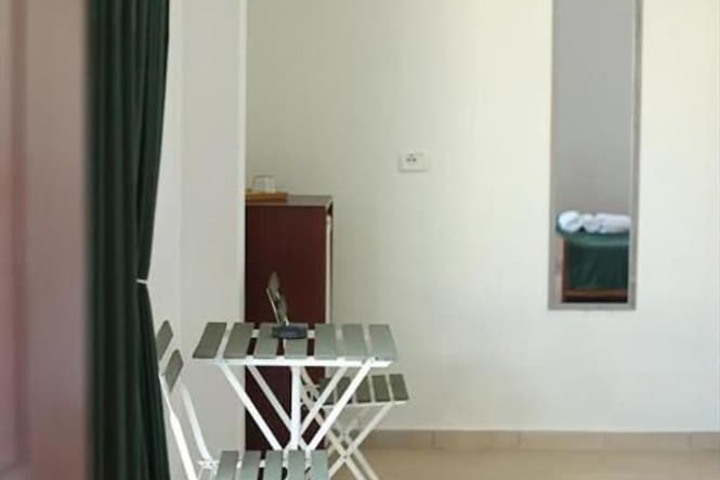 Room 28 of 69