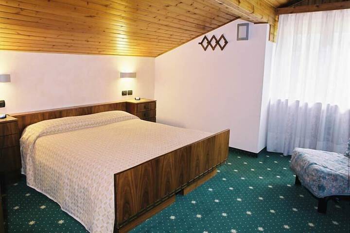 Room 7 of 35