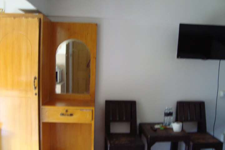 Room 28 of 86