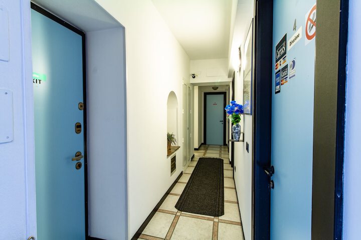 Room 8 of 35