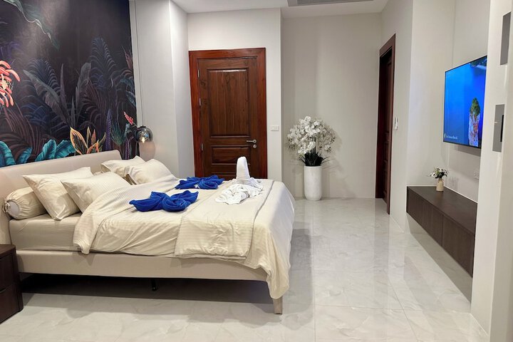Room 68 of 213