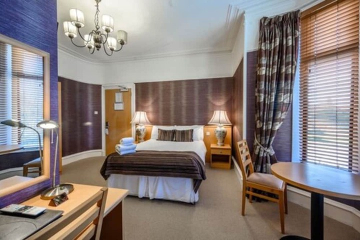 Room 5 of 46